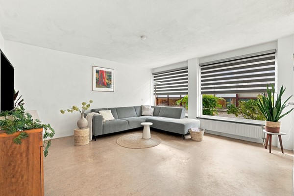 Royale hoekwoning met tuin 